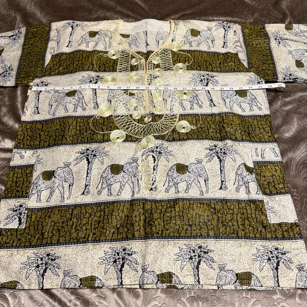Handmade African Print Tunic with Elephant and Palm Tree Design Embroidered - Picture 7 of 9